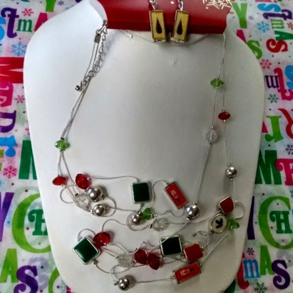 KOHL'S 2pc Holiday Christmas Green/Red/Silver Necklace + Earrings Set**NEW! - Picture 1 of 5
